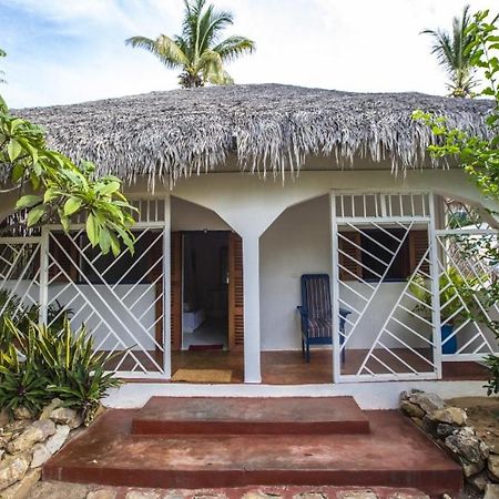 Chez Maggie Hotel & Restaurant Morondava Luaran gambar