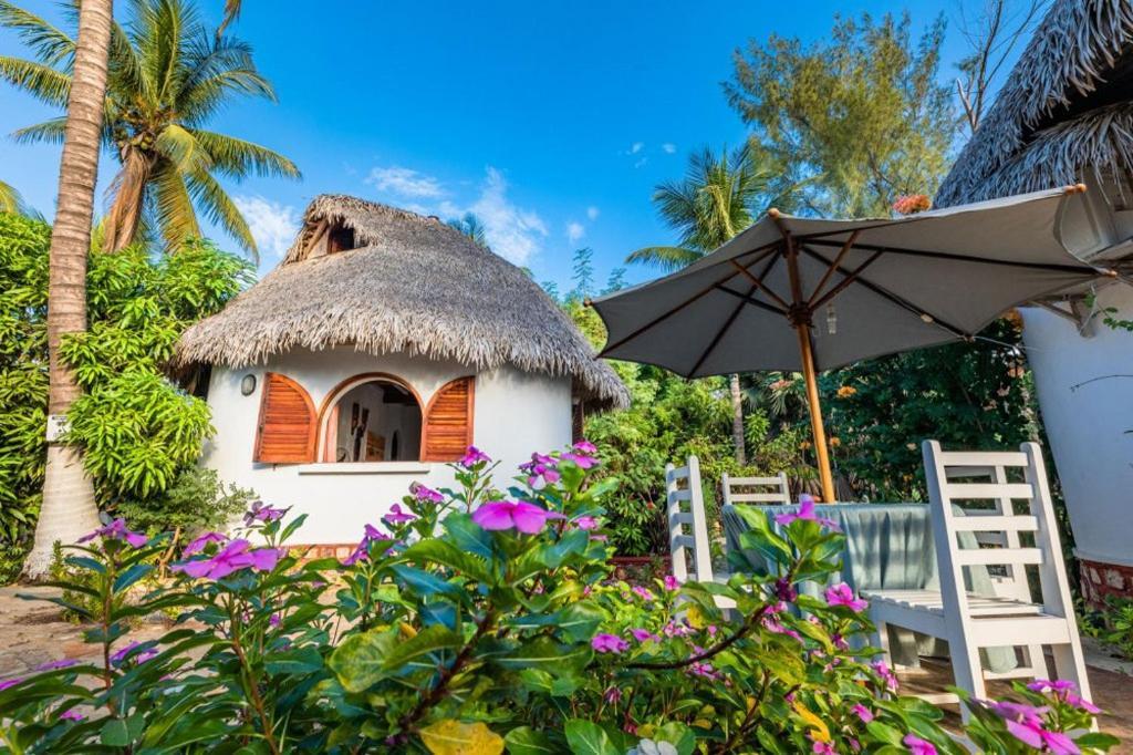 Chez Maggie Hotel & Restaurant Morondava Luaran gambar